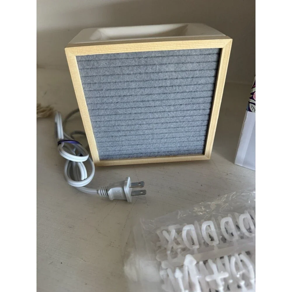 Scentsy Wax Warmer Letterboard / Message Board with Letters and Box
